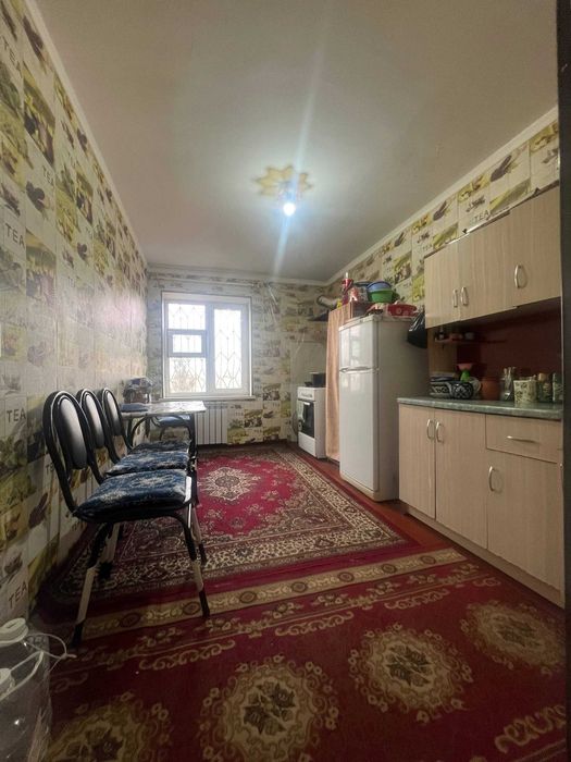 Дружбада катта йулнинг буйида кирпичный 2 хонали квартира сотилади