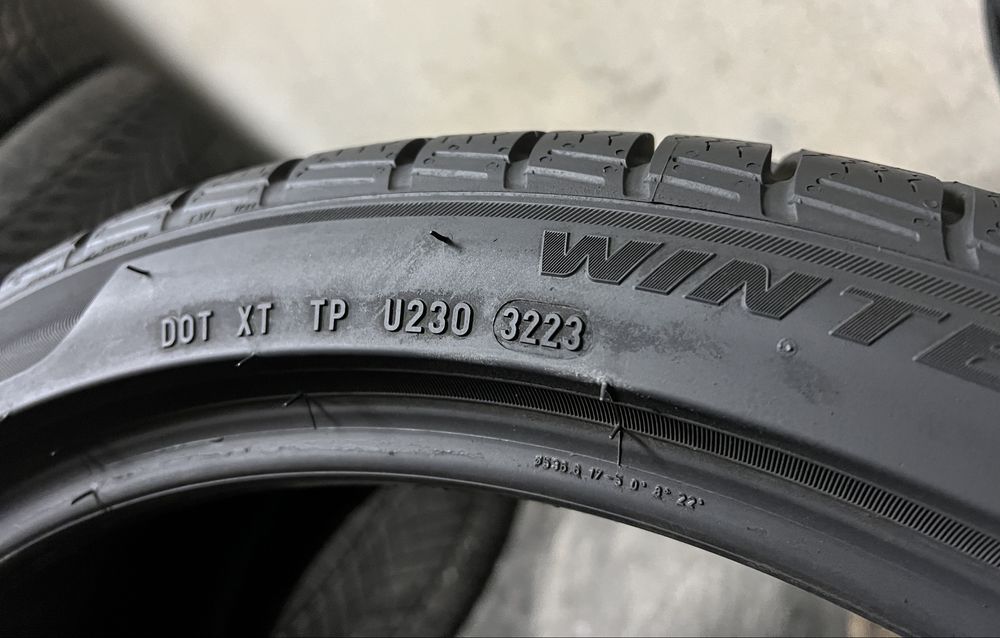 315/30/21 PIRELLI - 2бр. като Нови!