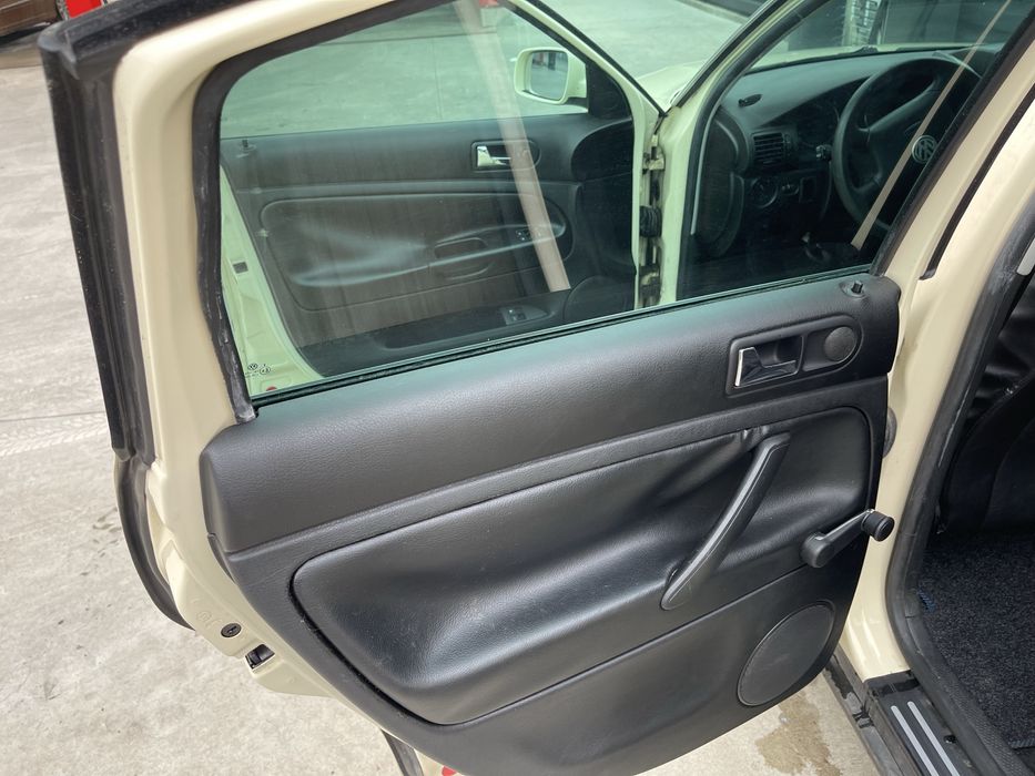 Vand VW Passat b5, 1.9 TDI, 2004, automata