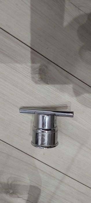 Дръжки за душ кабини , стъклени витрини и прегради ,стъклени врати