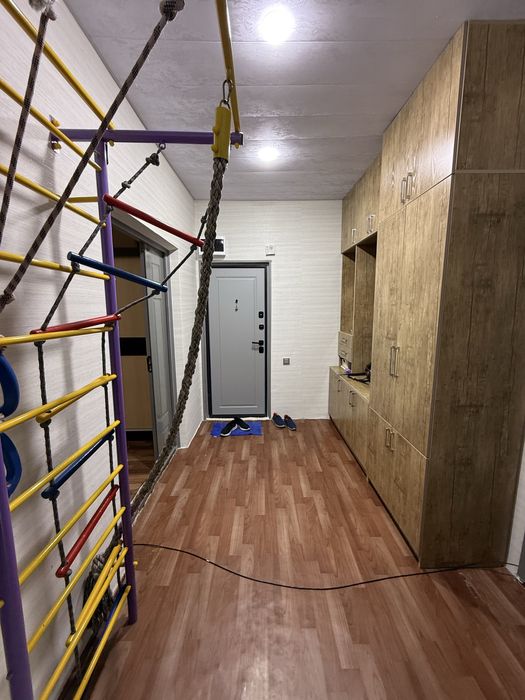 Продается квартира, Сергелинский р-н,Куйлюк Массив5 3/3/5 78м2 2х6 бал