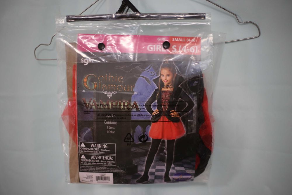 Lot 100 costume carnaval copii & adulți – import SUA, majoritatea noi