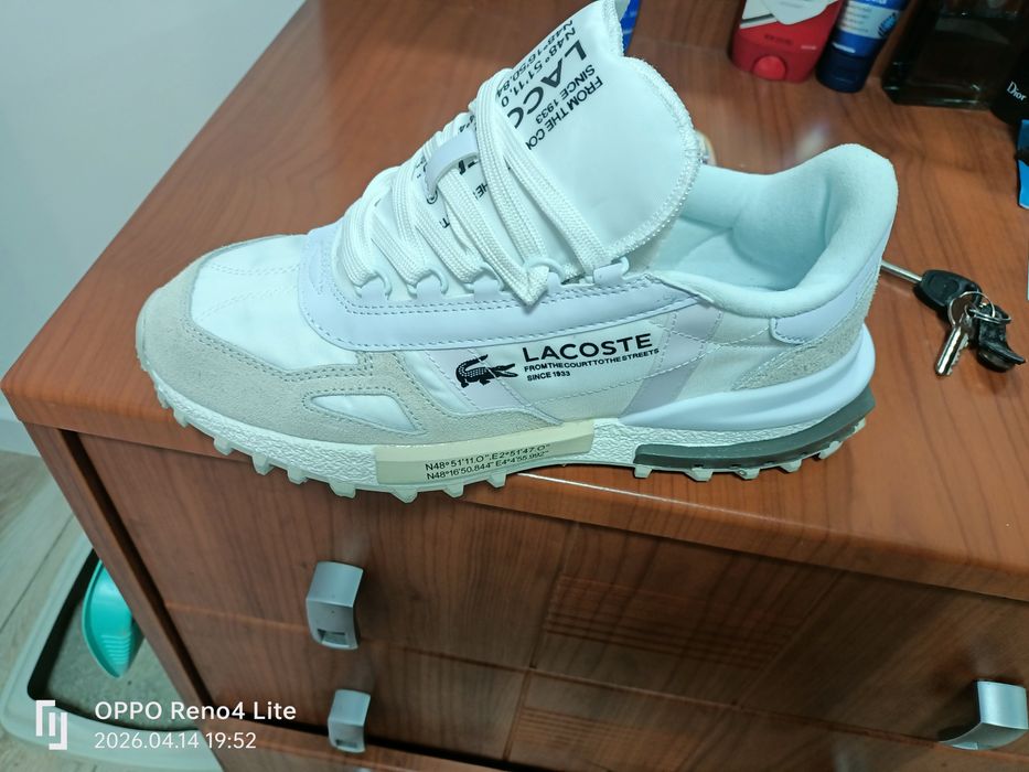 Продам кроссовки