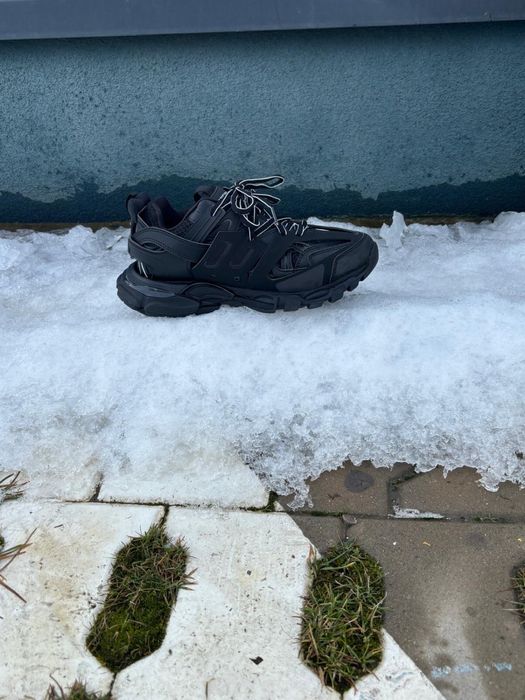 balenciaga track marime 41 ( recomandat pentru oameni care poarta 40)