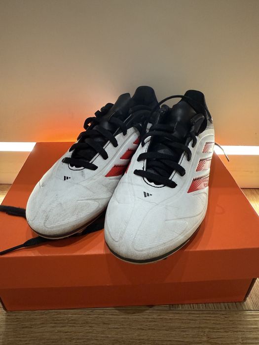 Футбольные бутсы