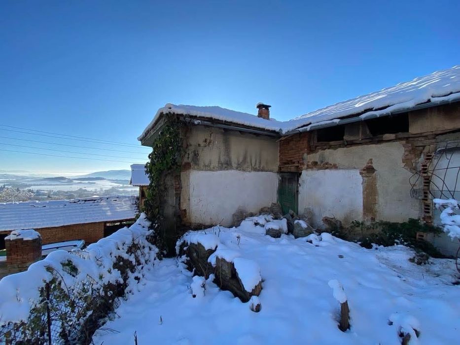 Продава се Къща в Троян - 628 кв.м за 53 €/кв.м - Снимка #1