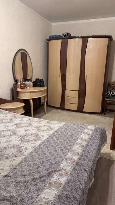 Продам спальный гарнитур