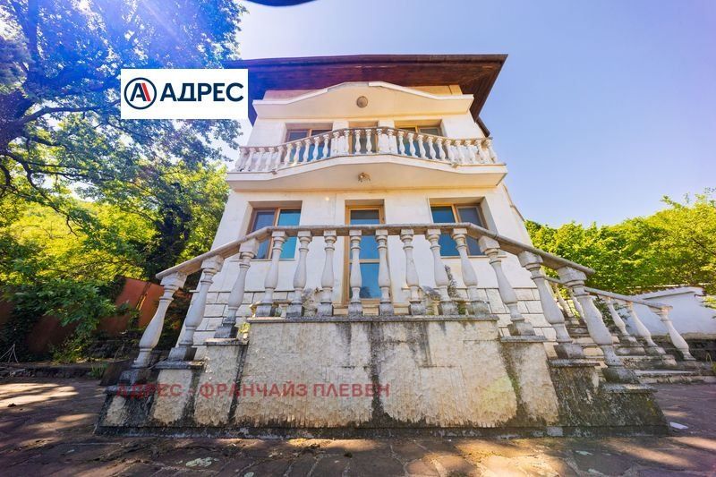 Къща в Враца, област-с.Бели извор площ 270 цена 225000