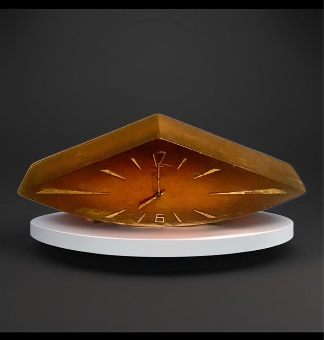 Антикварные часы настольные