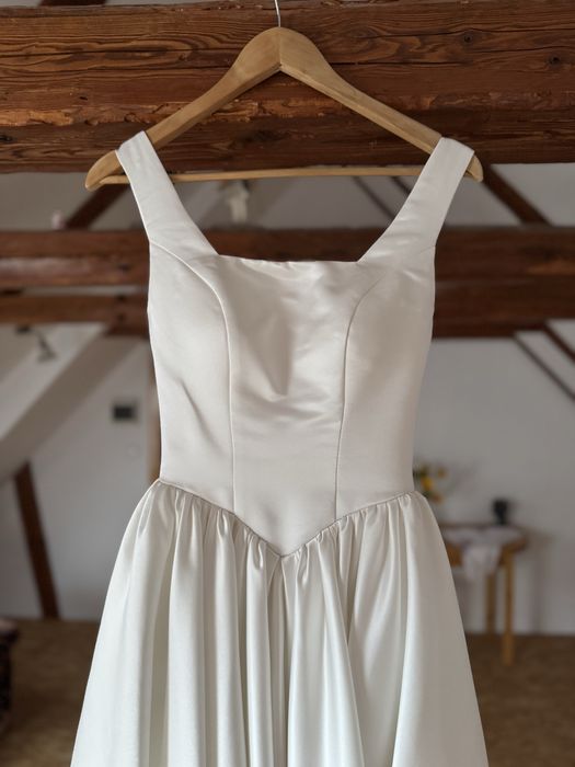 Rochie de mireasă custom-made A-line cu talie bască