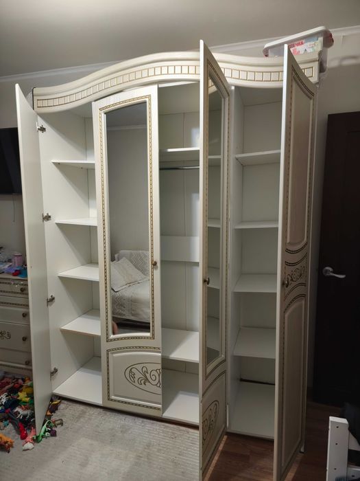 Срочно продам шкаф