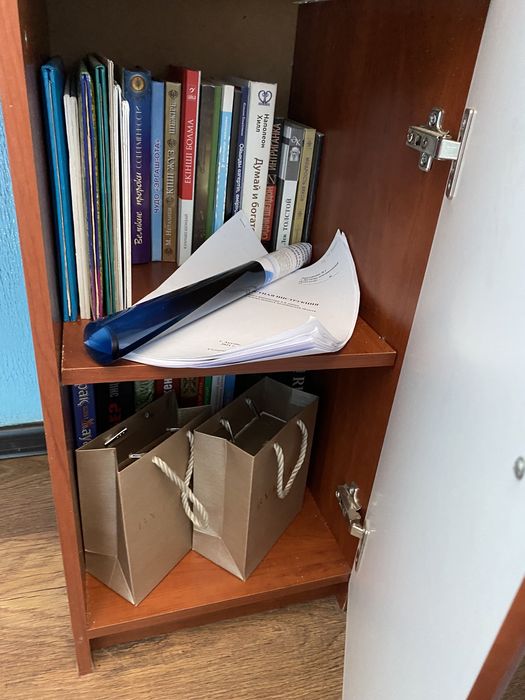 Продается тумба с зеркалом