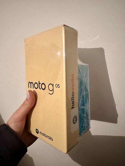 Смартфон GSM MOTOROLA G05 с Гаранция 2г и със Слушалки
