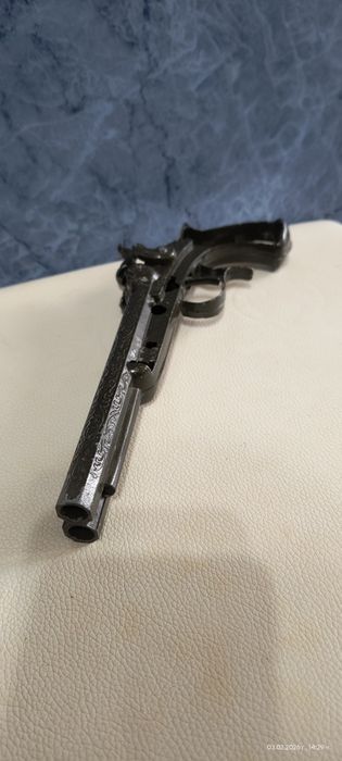 Реплика на двуцевен капсулен пистолет