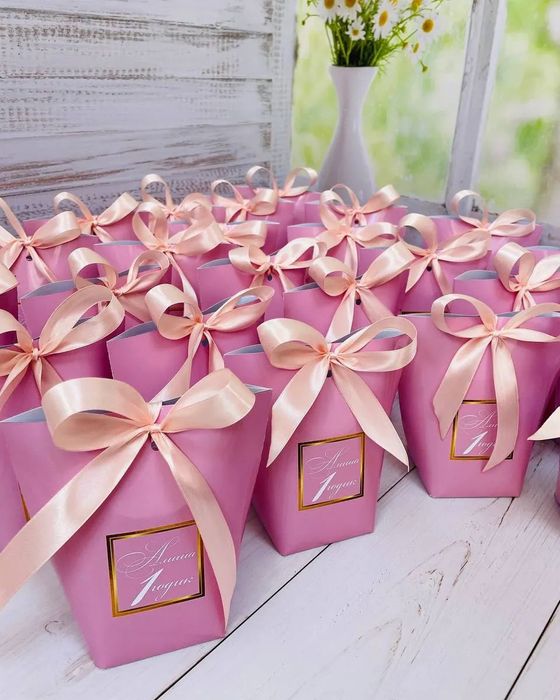 Тойбастар, Бонбоньерки