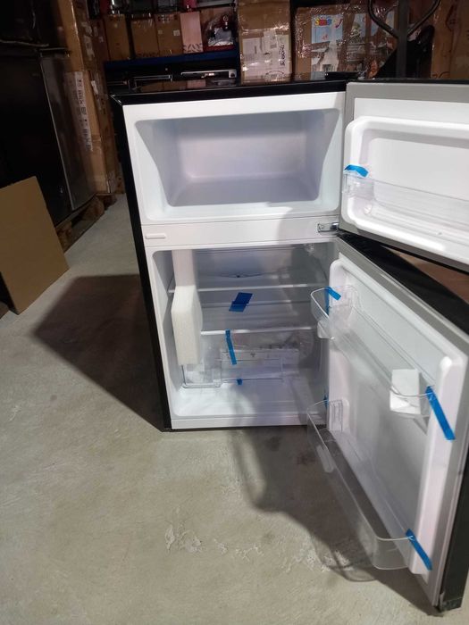 Mini frigider cu congelator