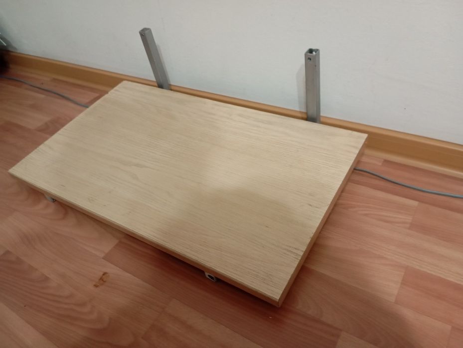 Продам полочки деревянные