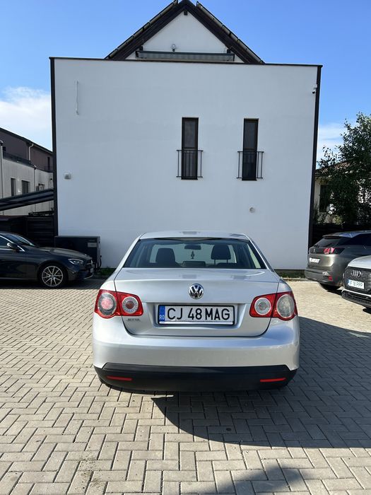 VOLKSWAGEN Jetta 2010 — imagine 4