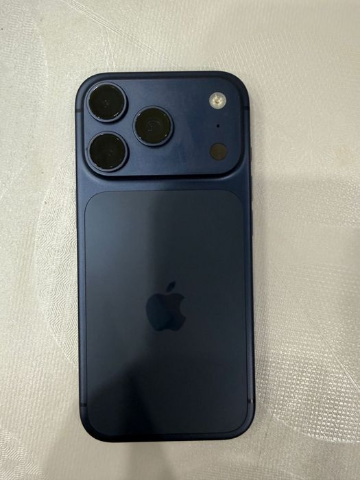 iPhone 17 Pro 512GB синий, новый / обмен