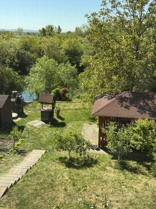 Casa de vanzare in Podgoria cu iesire la Crisul Repede