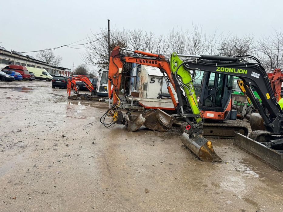 Vand utilaje de constructii miniexcavatoare de 3,5 tone mai mule buc