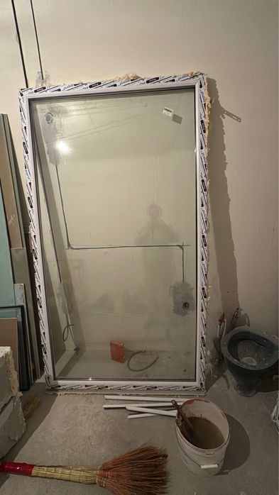 Пластиковые двери и окно