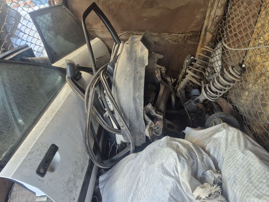 Продам запчасти на ауди 80 б3