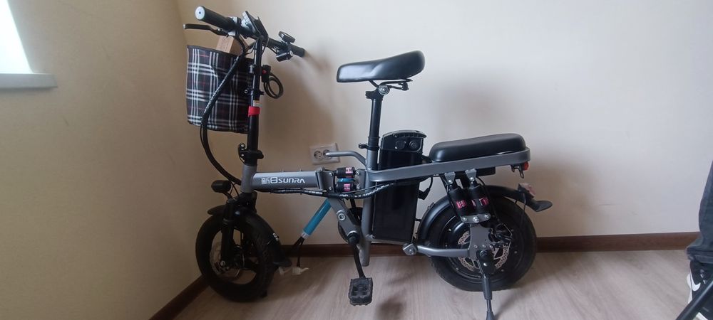 Elektro skuter deyarli yangi