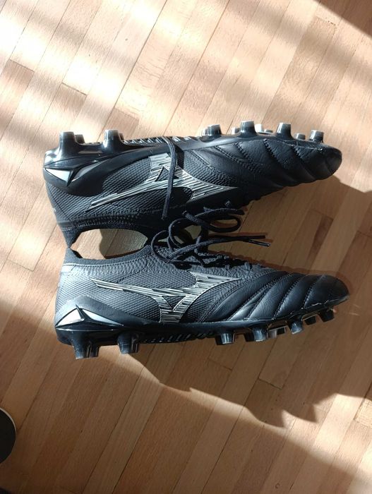 Ghete fotbal Mizuno Morelia Neo IV