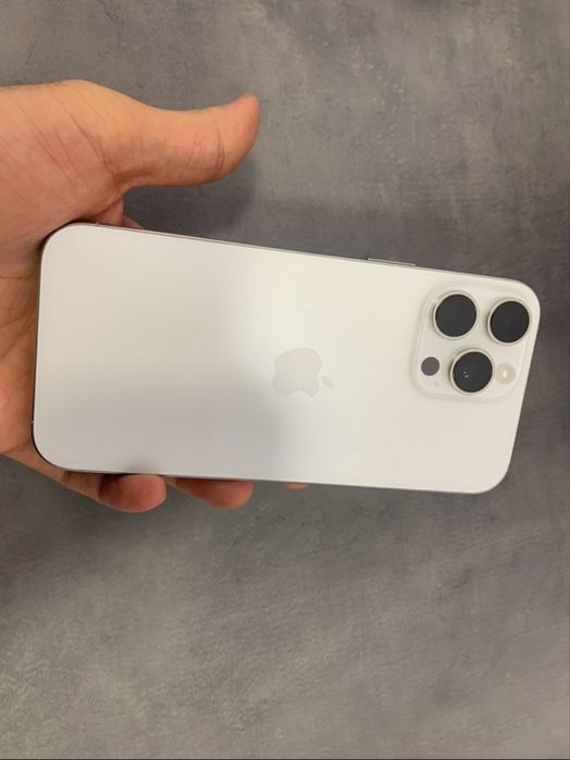 iPhone 16 Pro Max 35 cicluri Alb