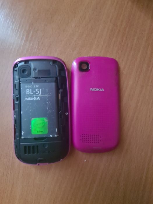 Продам кнопочный телефон нокио 200