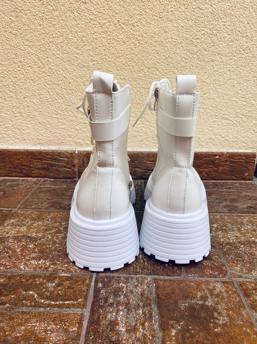 Bocanci femei mărimea 40