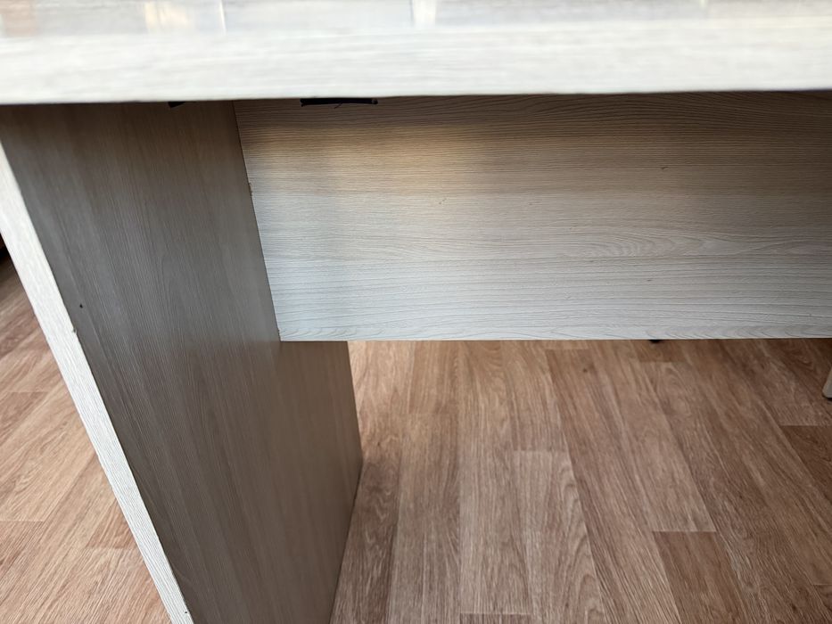 Столы офисные 2шт.