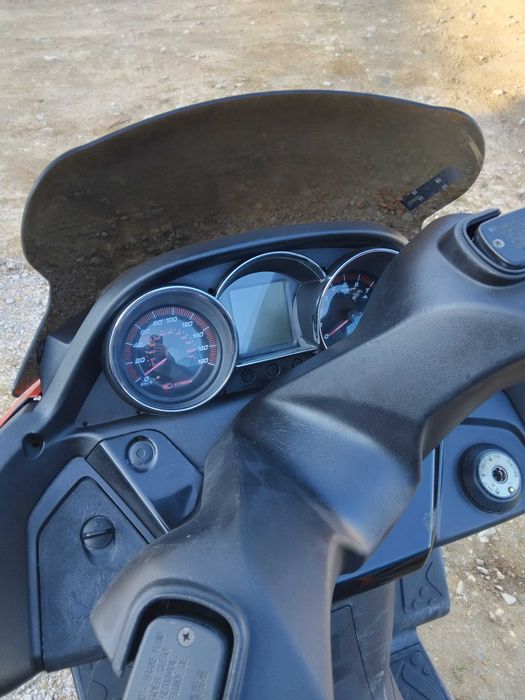 Скутер Kymco Downtown 300i ABS