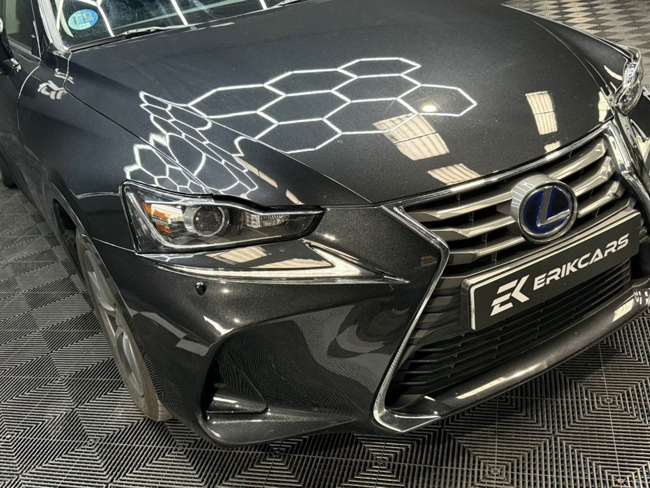 Vând Lexus IS 300