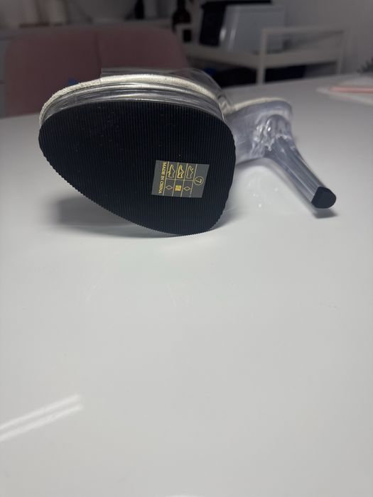 Фетиш обувки (състезателни обувки)