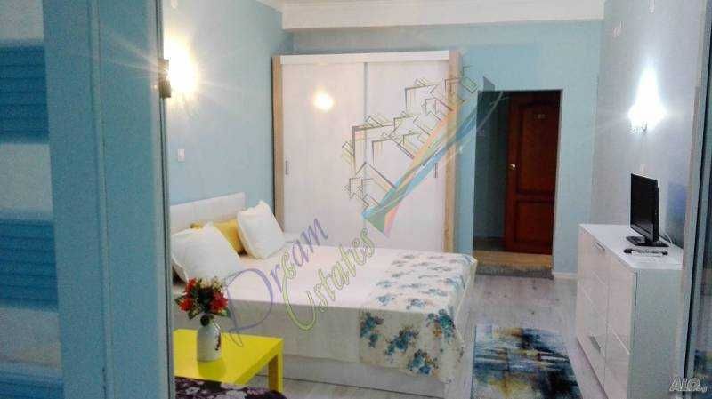 Чудесен тристаен апартамент във фамилна сграда