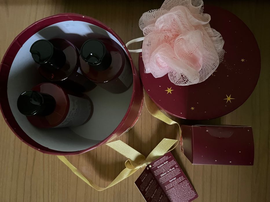 Douglas - Winter Full of Stars pure Wellness сетза баня -  17 лв.Свещи