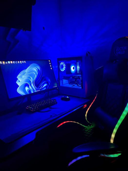 Vând un set excelent: Intel i7-12700kf cu rx7800xt  la preț avantajos!