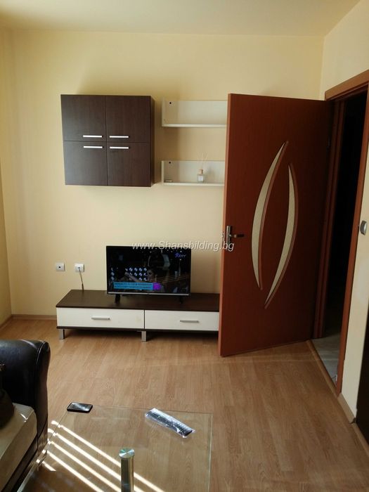 Дава се под наем Тристаен апартамент в Пловдив, Център - 90 кв.м за 450 € - Снимка #1