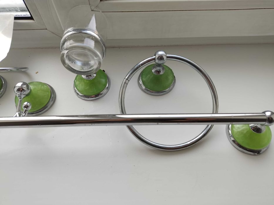 Продам набор с зеркалом в ванную комнату