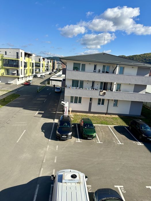 Apartament de vanzare  2 camere decomandate | Zona centrala | Floresti