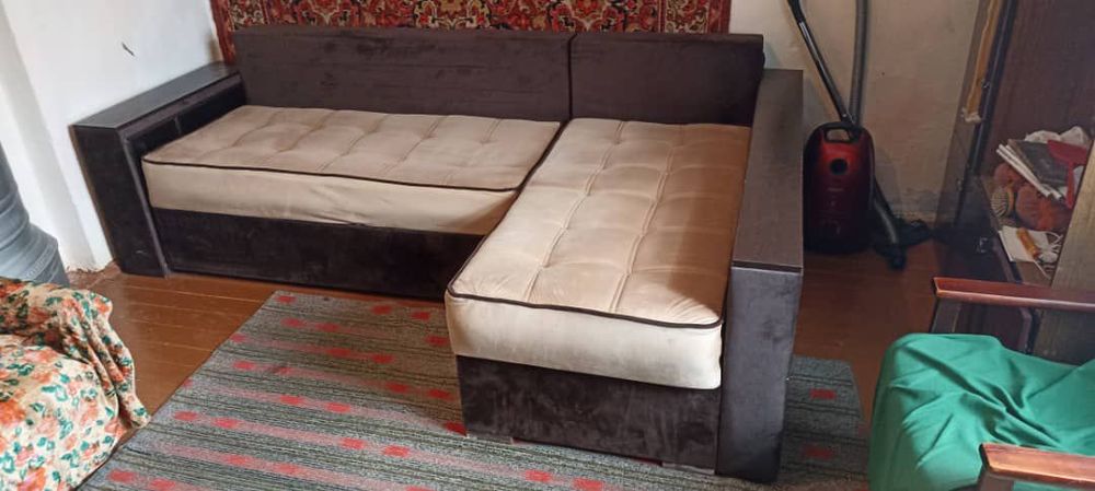 Продаётся диван в хорошем состоянии