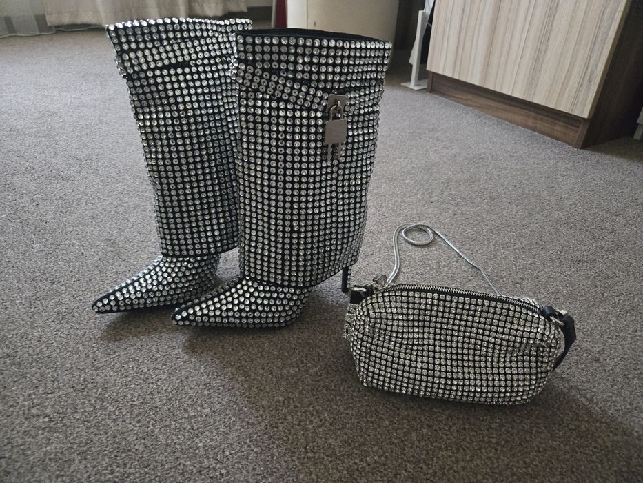 Елегантни Ботуши и чанта