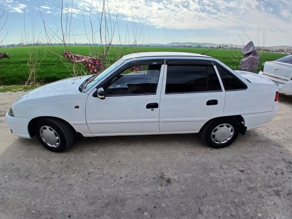 Нексия 2 2010 сотилади