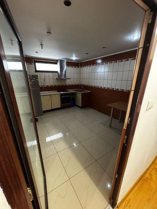 Apartament in casa/curte de inchiriat Obor