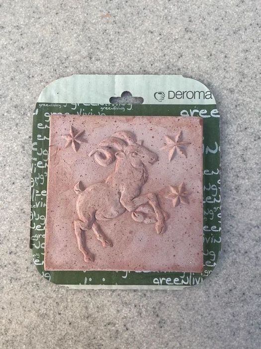 Decor de perete, zodiacal, din ceramica