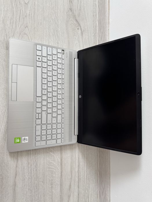 Laptop HP 15-dw2016nq / i7-1065G7 / 16GB RAM / 512GB SSD / MX330