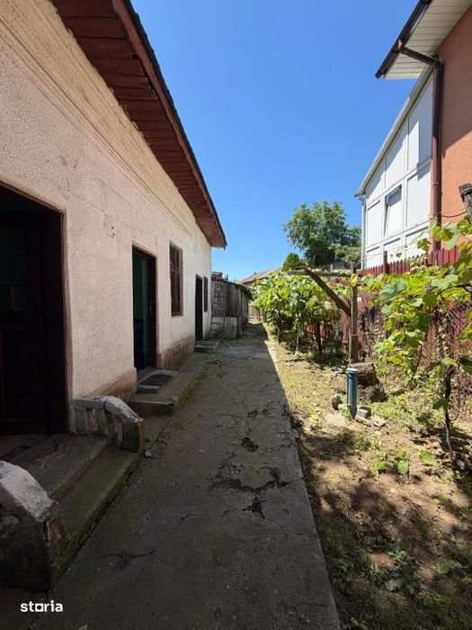 Casa 45 mp, teren 519 mp, deschidere 11,51 ml, zona Bariera Valcii
