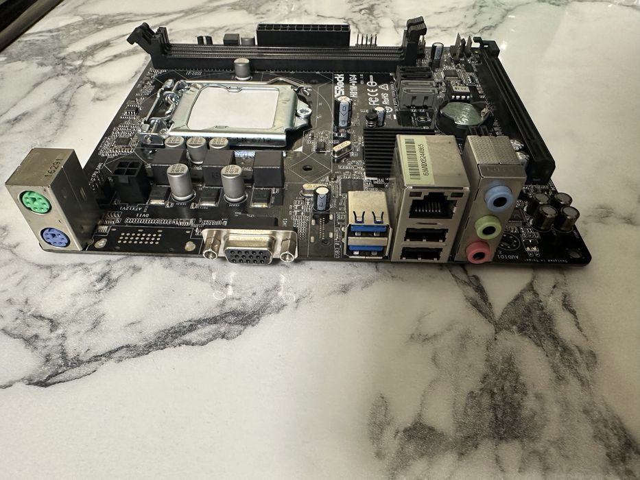 Продам Материнскую Плату Asrock 1150.